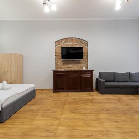 Apartment On Stavropihiiska Street 3 Leopoli Esterno foto