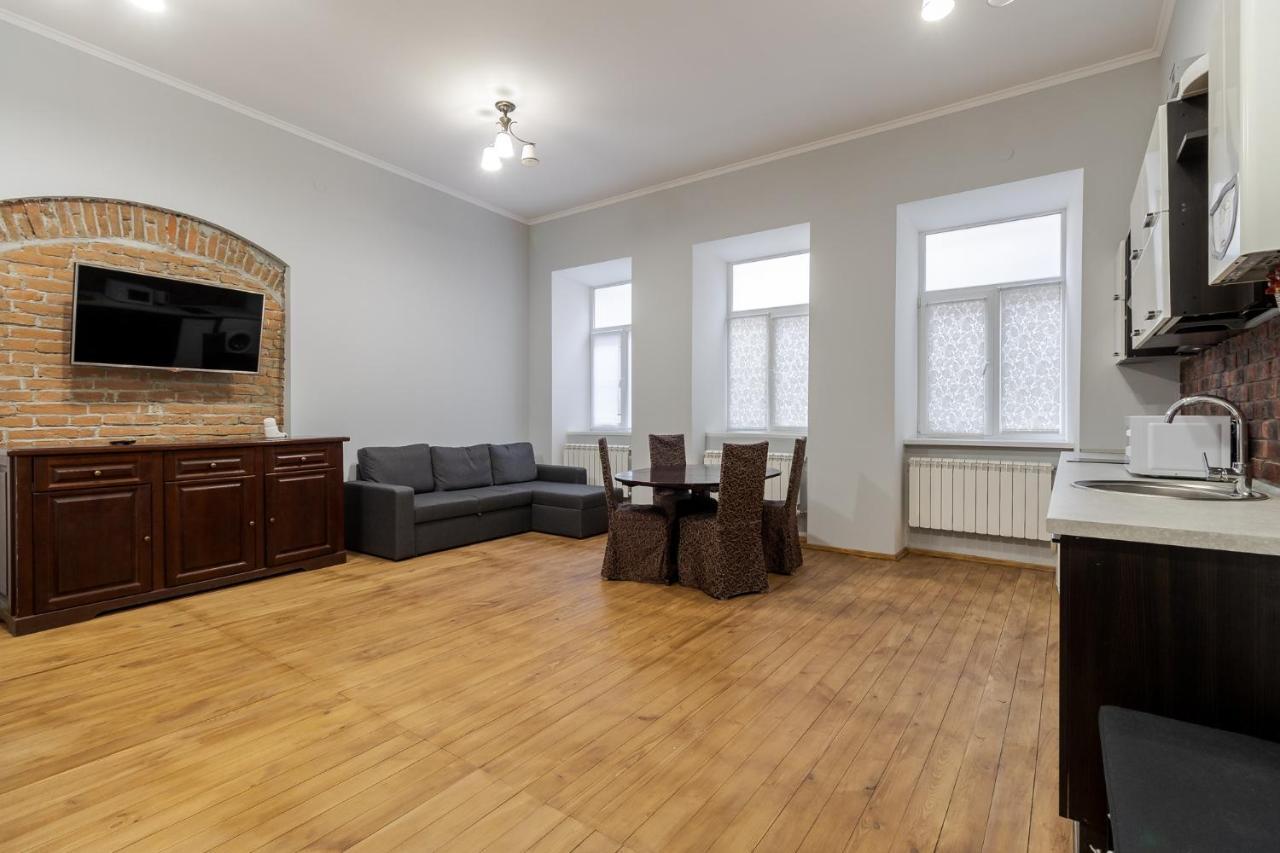 Apartment On Stavropihiiska Street 3 Leopoli Esterno foto