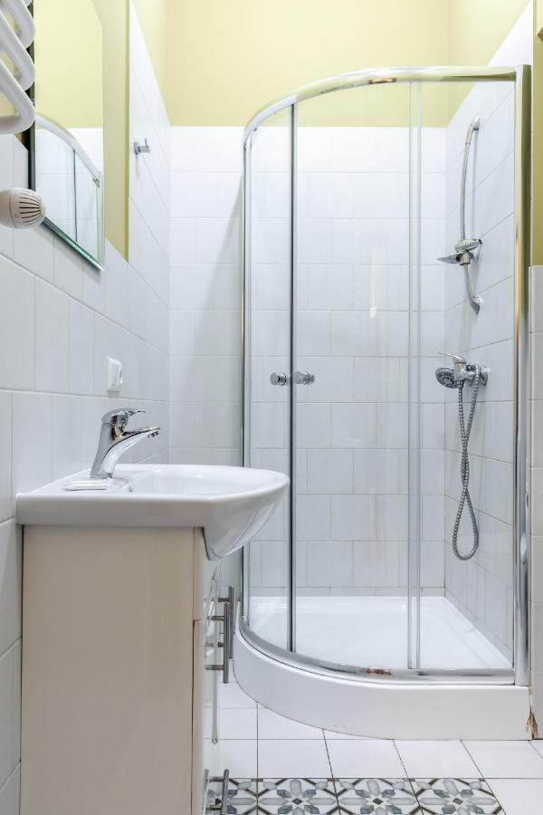 Apartment On Stavropihiiska Street 3 Leopoli Esterno foto