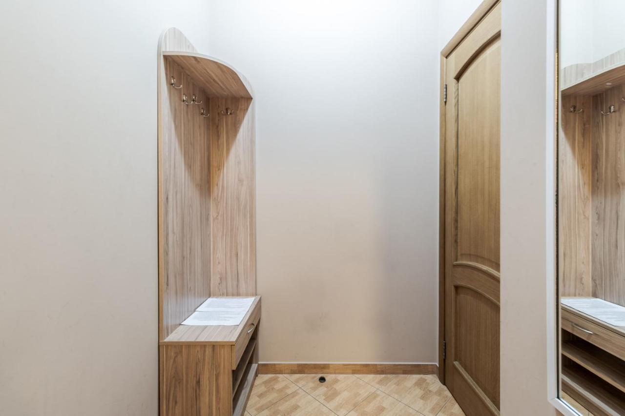 Apartment On Stavropihiiska Street 3 Leopoli Esterno foto