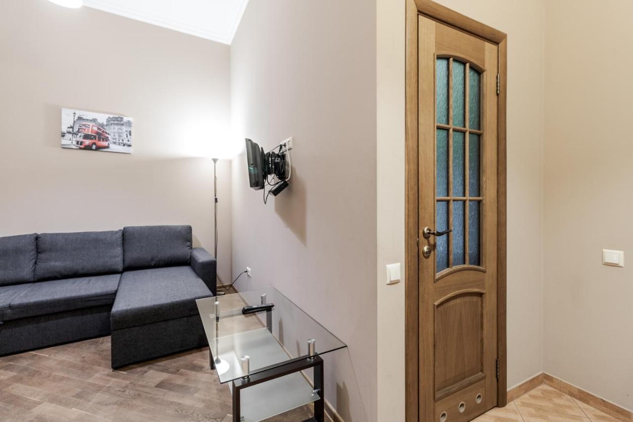 Apartment On Stavropihiiska Street 3 Leopoli Esterno foto