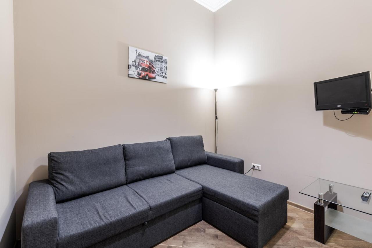 Apartment On Stavropihiiska Street 3 Leopoli Esterno foto