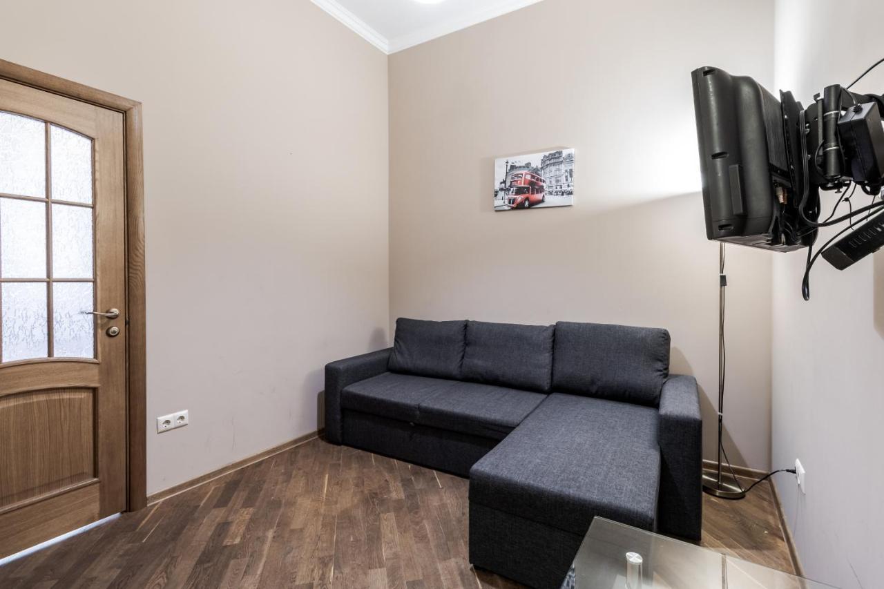 Apartment On Stavropihiiska Street 3 Leopoli Esterno foto