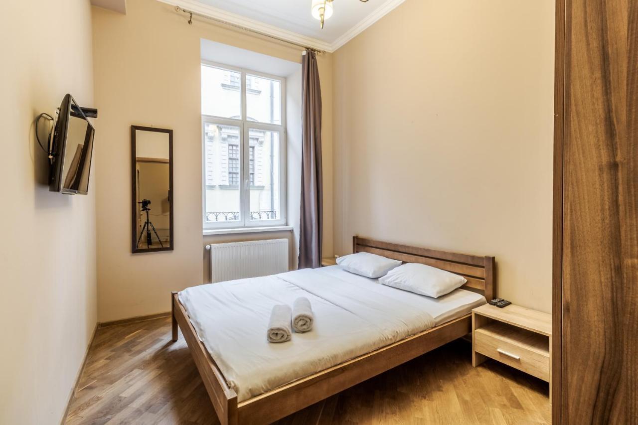 Apartment On Stavropihiiska Street 3 Leopoli Esterno foto