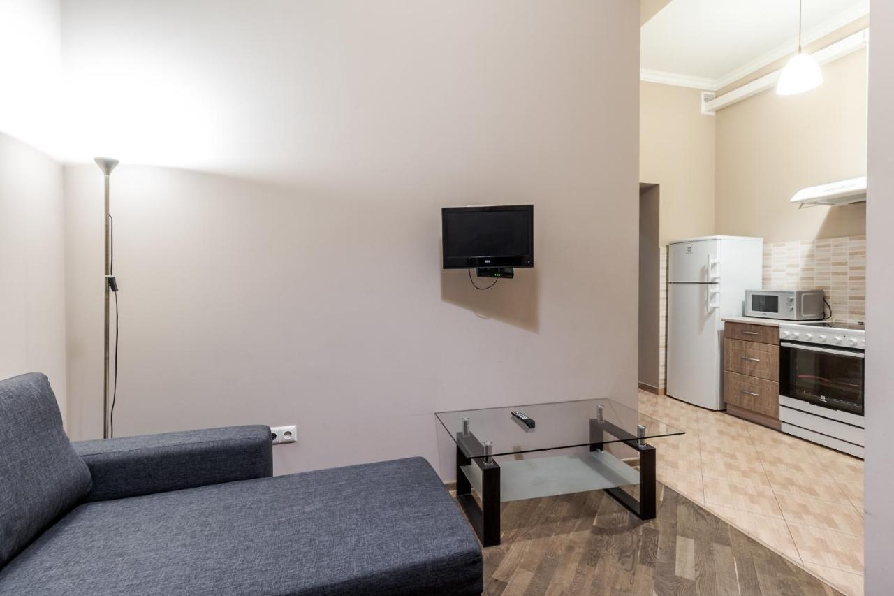 Apartment On Stavropihiiska Street 3 Leopoli Esterno foto