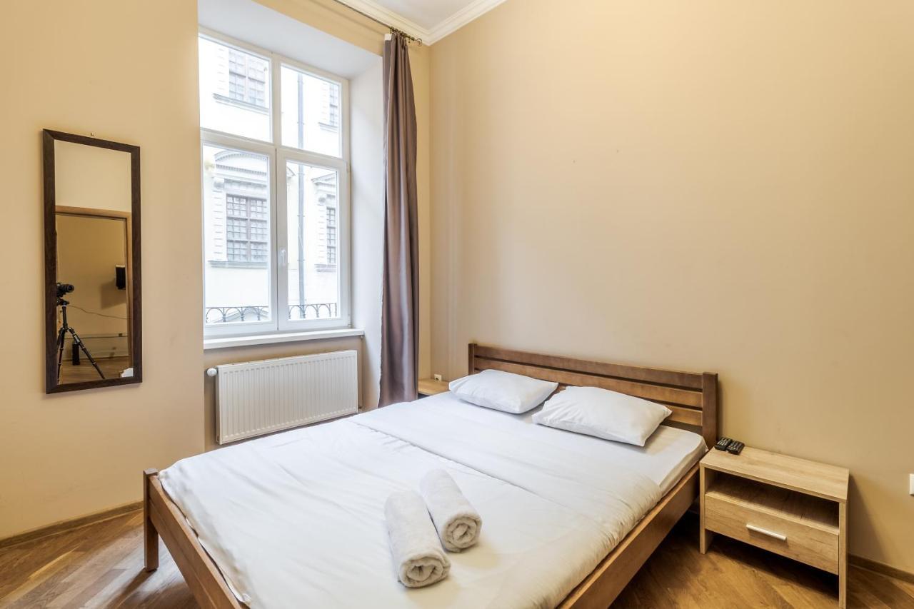 Apartment On Stavropihiiska Street 3 Leopoli Esterno foto